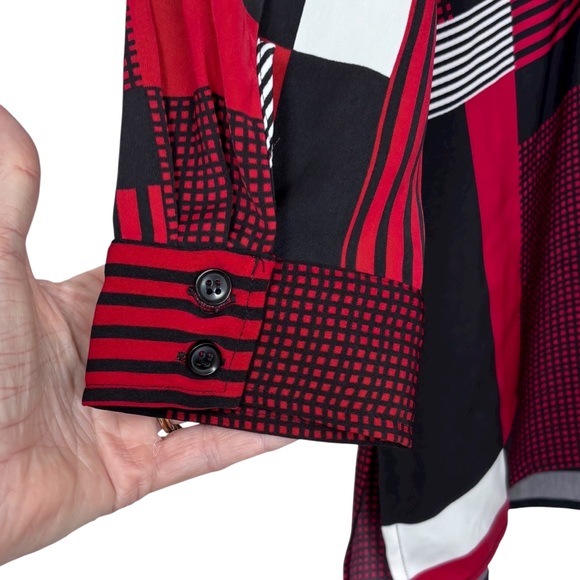 Susan Graver Geometric Button Blouse Red Black 1X - Picture 5 of 9